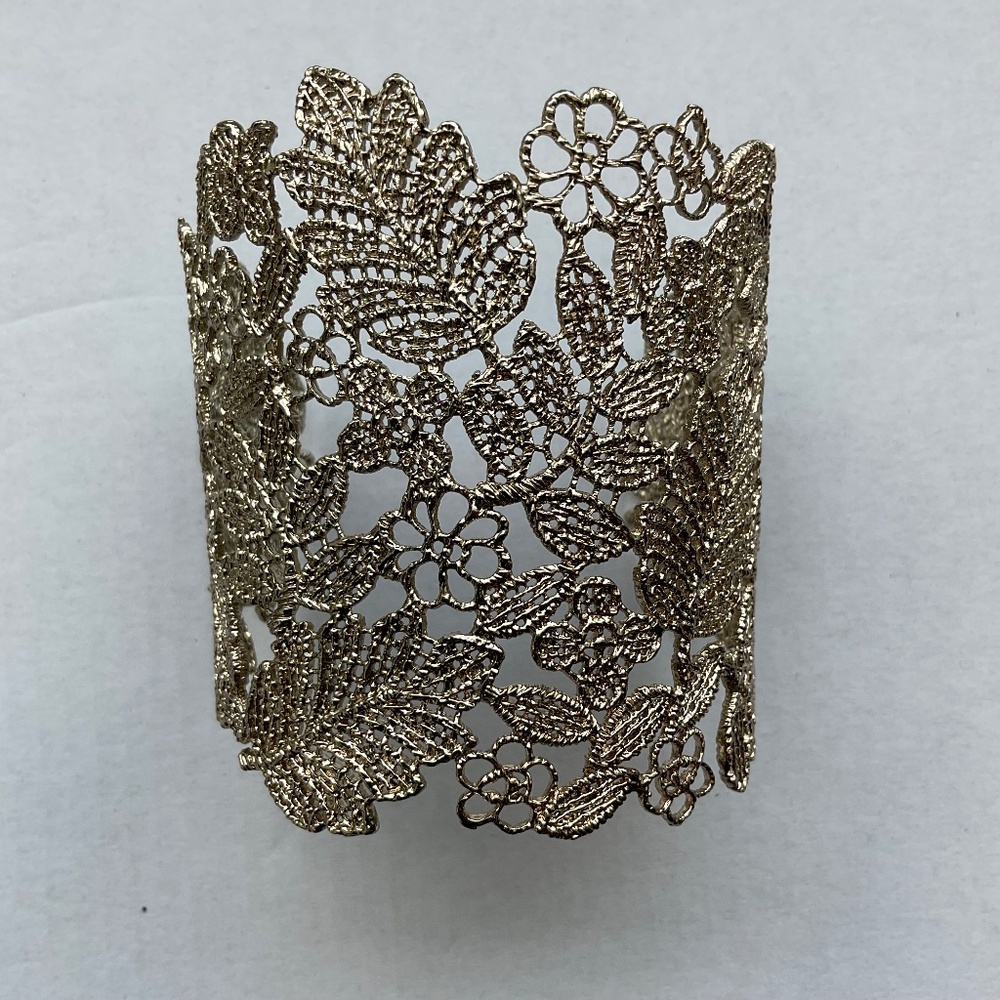 Stella & Dot Chantilly Lace cuff - gold
